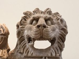 Il leone Nemeo era un mostro invulnerabile, inviato a Nemea da Era per distruggere Eracle. Nacque vicino a Nemea, nell'Argolide e si insediò in una grotta con due uscite. La sua pelle non poteva essere ferita in alcun modo, rendendolo di fatto invulnerabile, mentre zanne ed artigli erano duri quanto il metallo. Il leone era un vero flagello per il popolo di Nemea, poiché attaccava e sbranava uomini e greggi e tale fu la sua ferocia che la gente smise di lavorare per timore di incrociare il mostro.